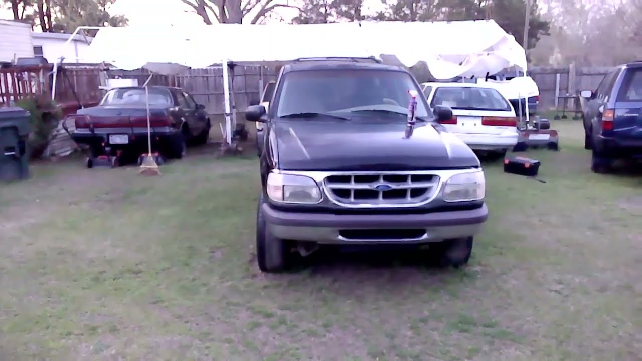 Керамический воск Lucas придает невероятный блеск черной краске.