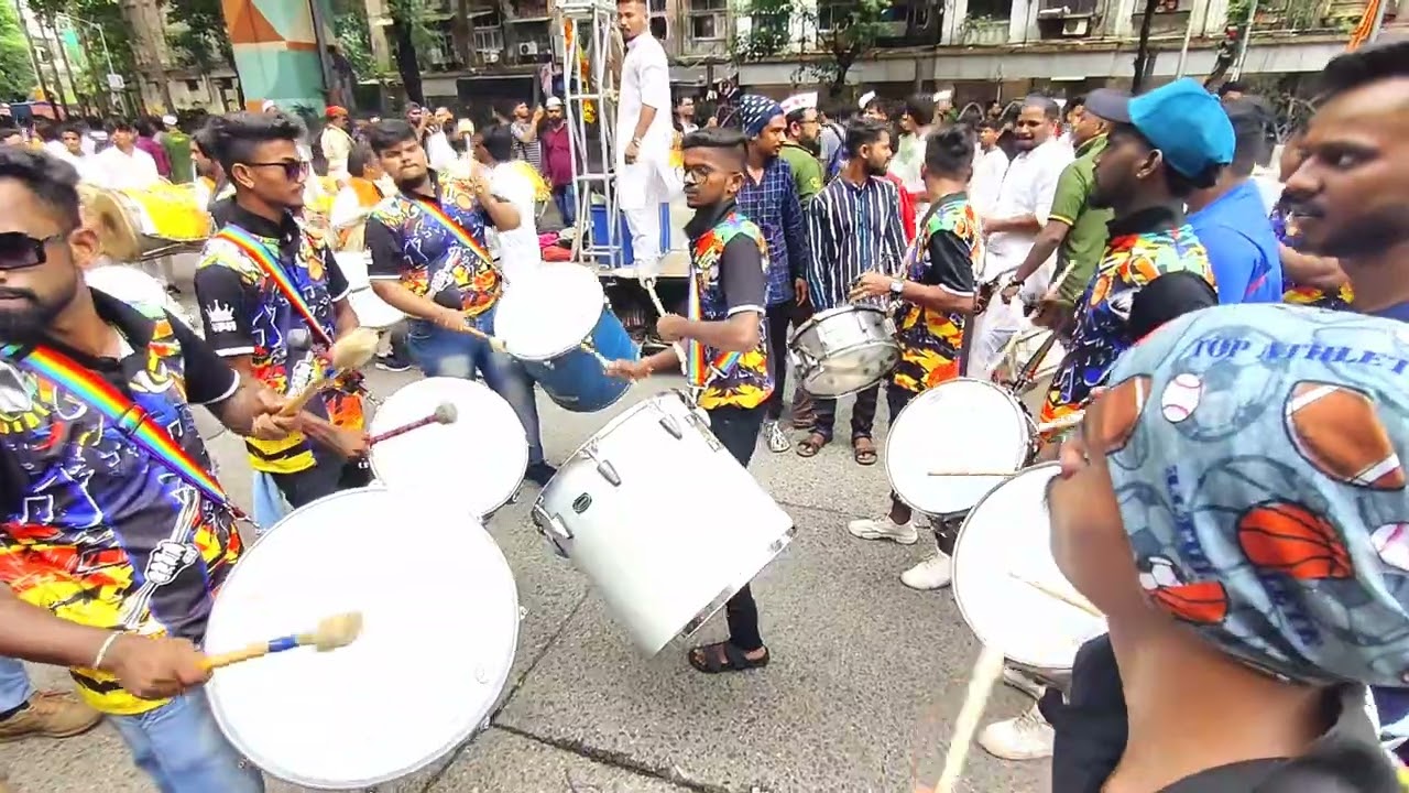 Chira Bazar cha Raja Aagman sohla// Deva shree Ganesha song play// Mumbai ❣️