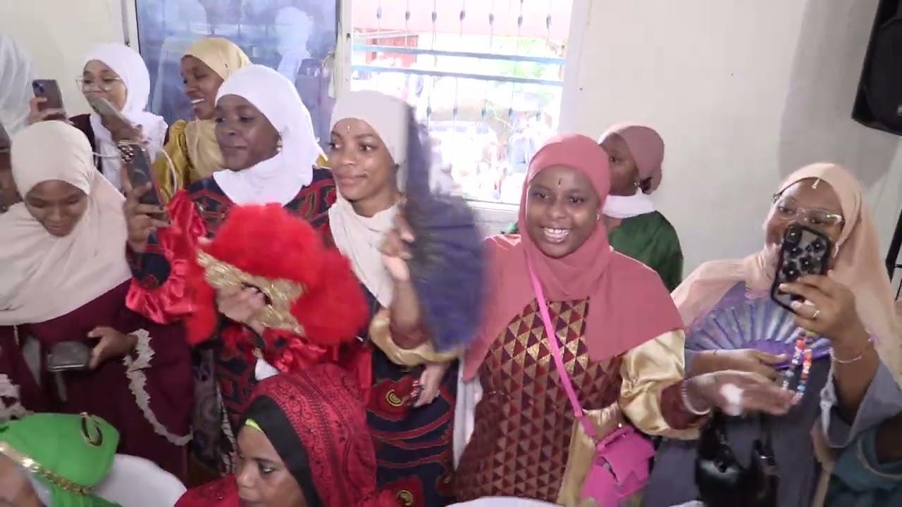 MDHOIHIRICHO PAPA F ET MAMAN F MBENI
