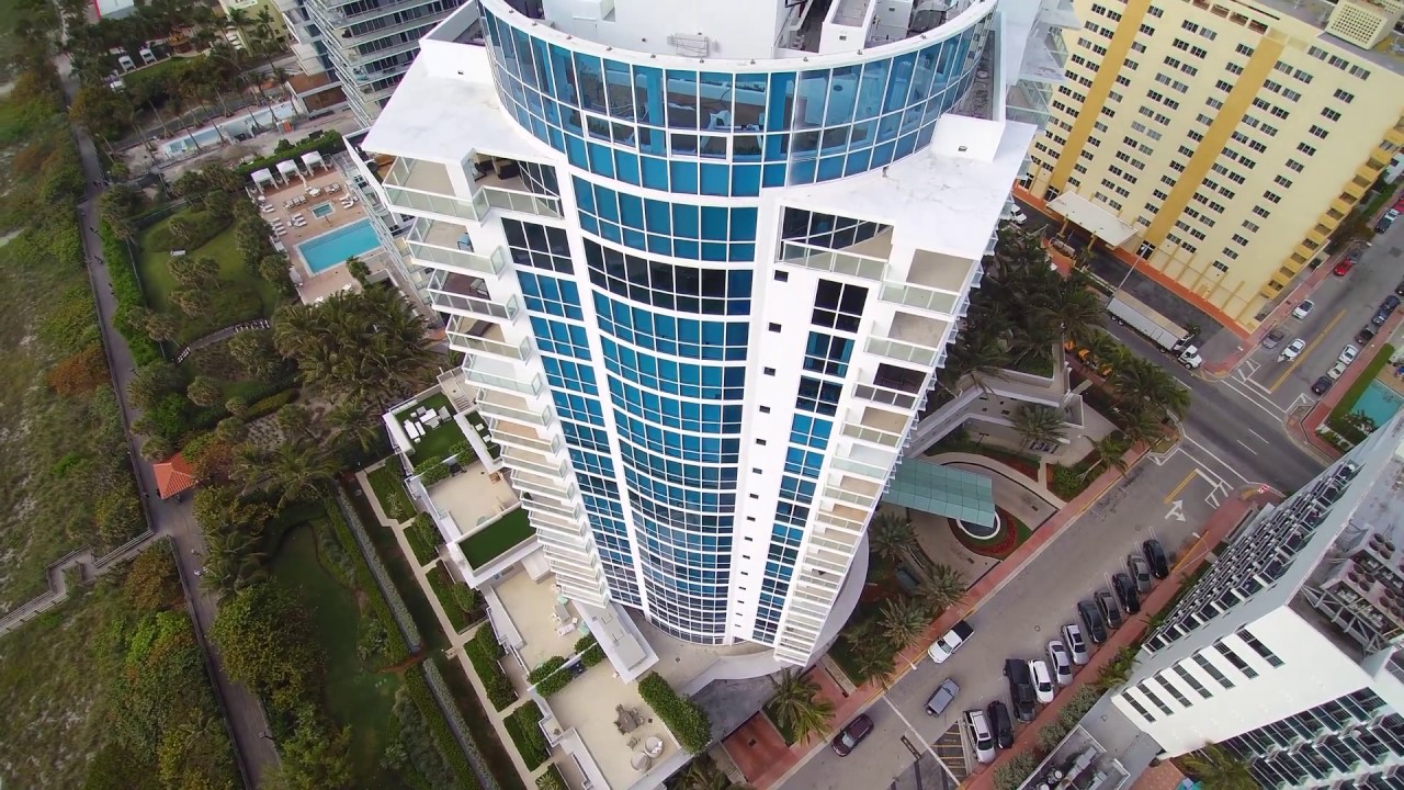 Courtyard Cadillac Hotel in Miami Beach Florida - Typhoon 4k Drone