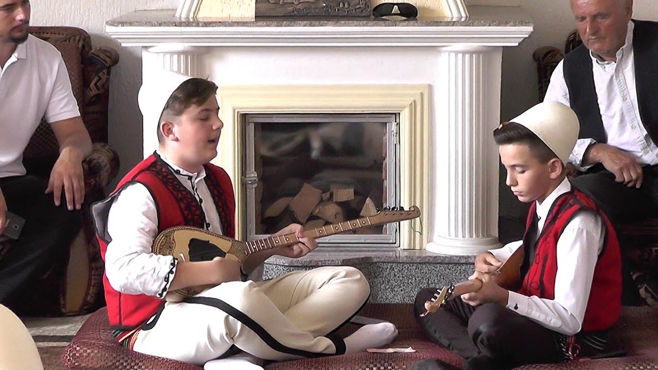 MIRLIND BAJRAKTARI & FESTIM MAZREKU 2018 = MOJ SHQIPNI MOS THUJ SE MBAROVA KENDUAR NE BUBEL