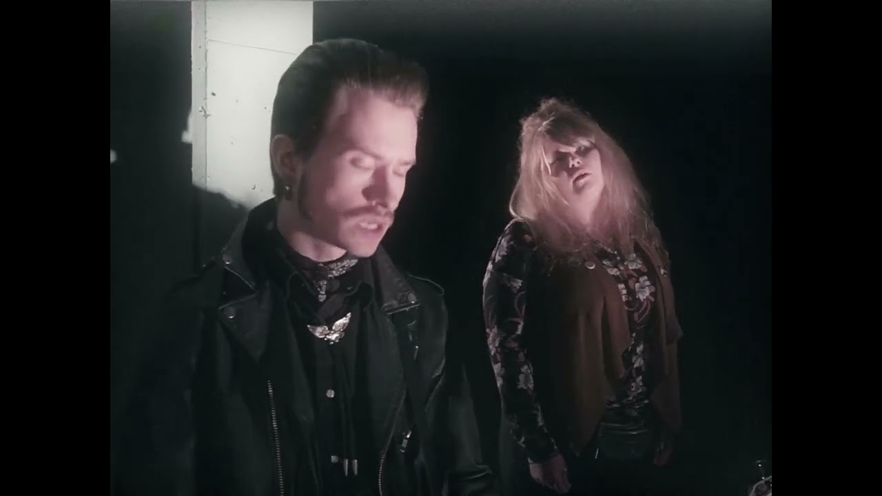 Puhelinseksi: Vieraita toisillemme (Official Video)