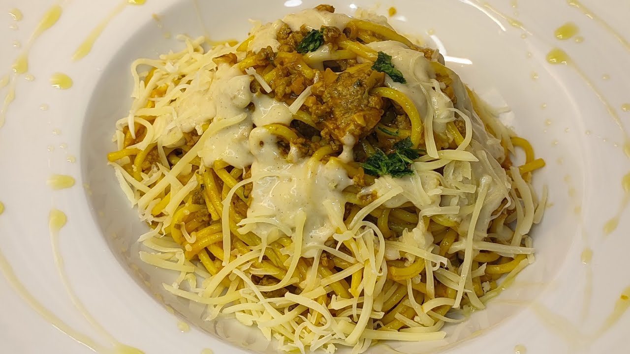 PASTA BOLOGNAISE || Met veel kaas, heerlijk!! ||