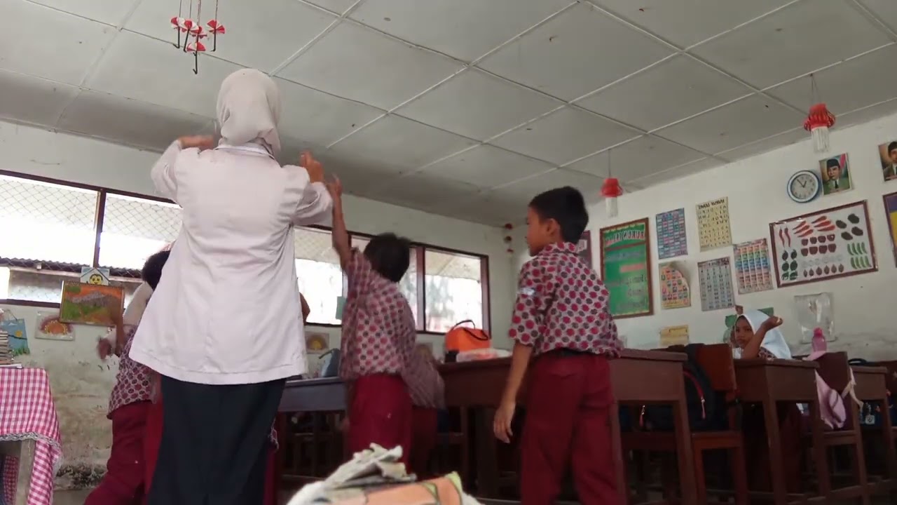 Video Projek Simulasi Mengajar Dan Pembelajaran Media Gambar IPA Hewan Laut.
