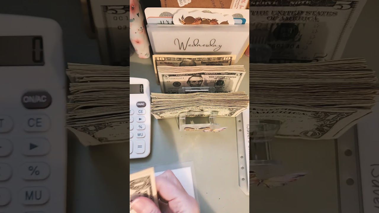 Organizing money for the next 2 weeks #cashenvelopes #budgeting #cashstuffing