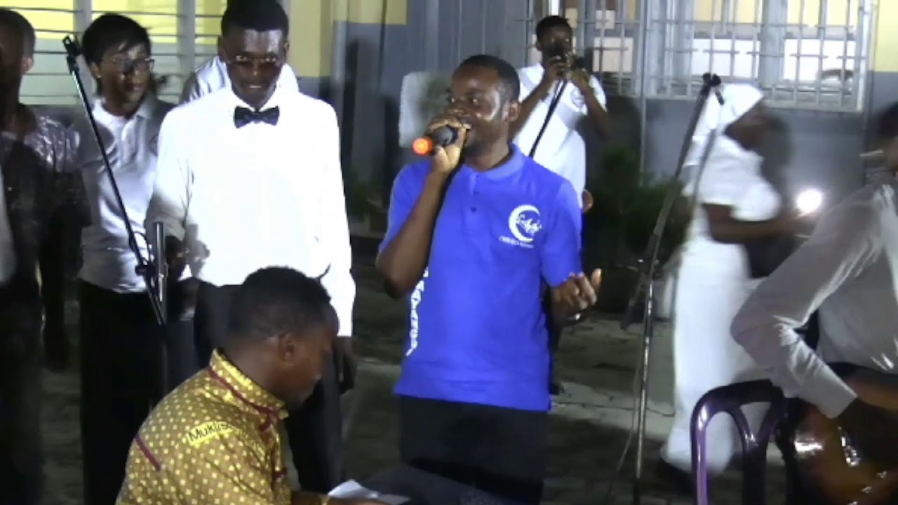 Concert de chant organisé par la Chorale des Ainés de la Paroisse Mayangui.