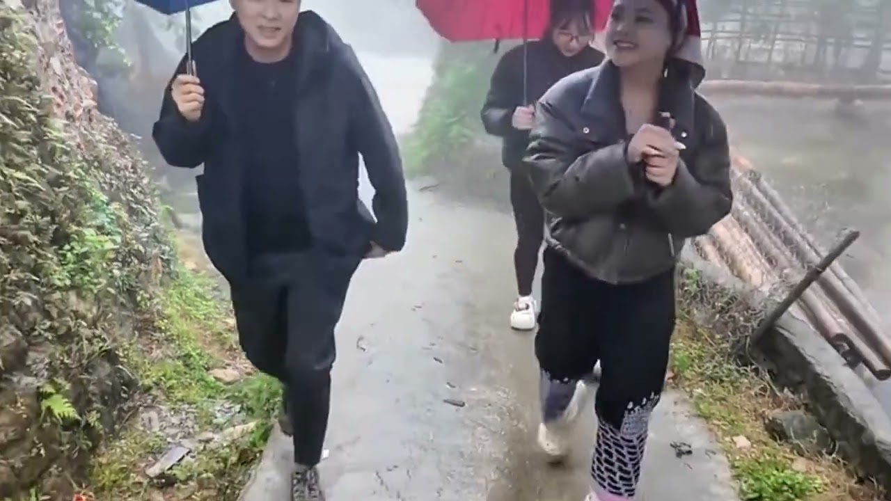 Về ra mắt 2 chị em xinh gái nhất ngôi làng người Dao Đỏ được em dắt quanh bản giới thiệu #chaovlog