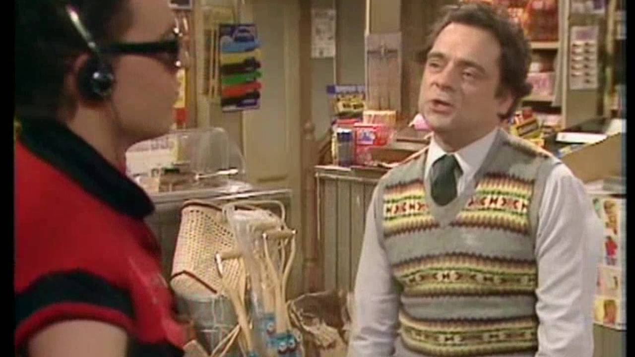 S3 E6 The Cool Cocoa Tin Lid