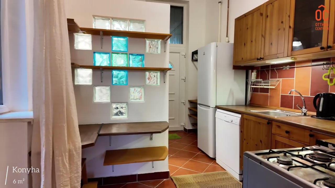 Napfényes, felújított galériás garzonlakás a Golgota térnél!