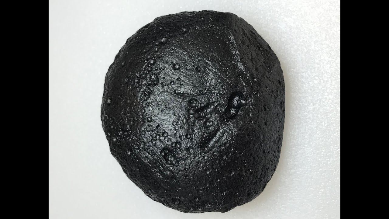 Tectita Negra / Black Tektite 96.2 Gramos Origen Indochinita