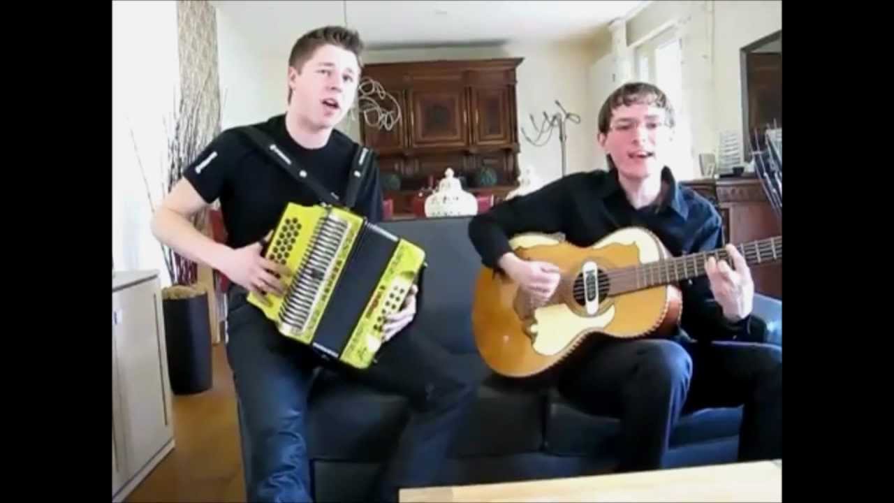 HOLANDESES TOCANDO MUSICA  NORTEÑA LA MUSICA NO TI