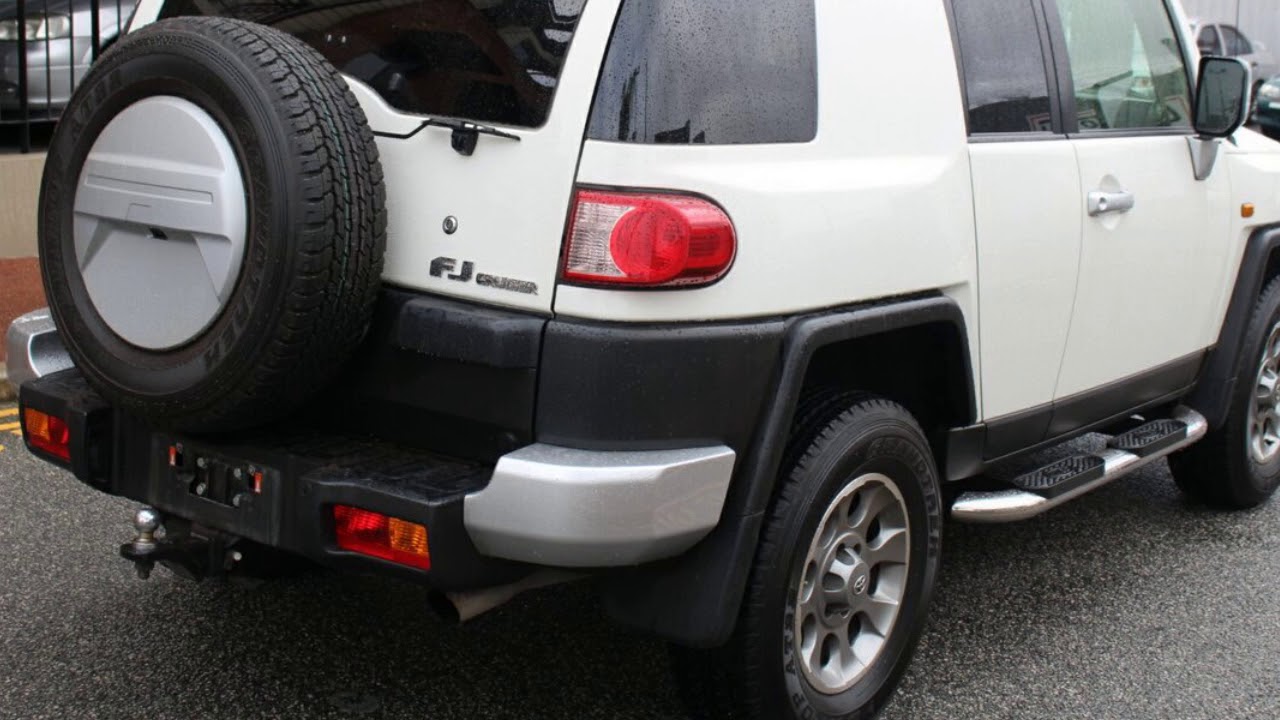 2013 Toyota FJ Cruiser GSJ15R French Vanilla 5 Speed Automatic Wagon