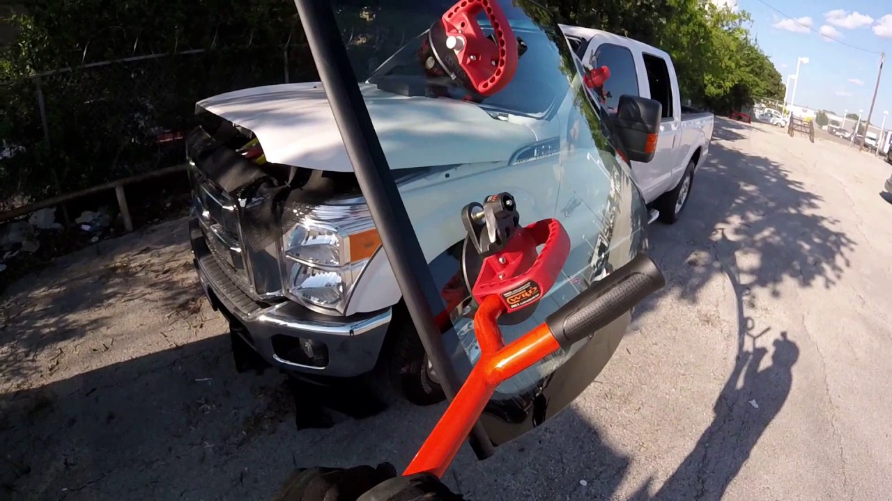 SETTING WINDSHIELD WITH  NEW WRD SET UP TOOL AND ARTICULATE ARM GLUE APLICATOR
