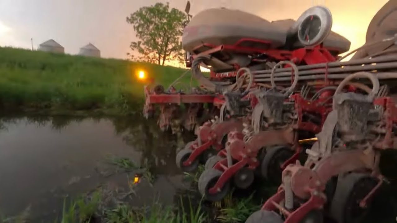 The Good The Bad & The Ugly Of Planting With A Case IH High Speed Early Rise Planter (Part 2) S3 E8