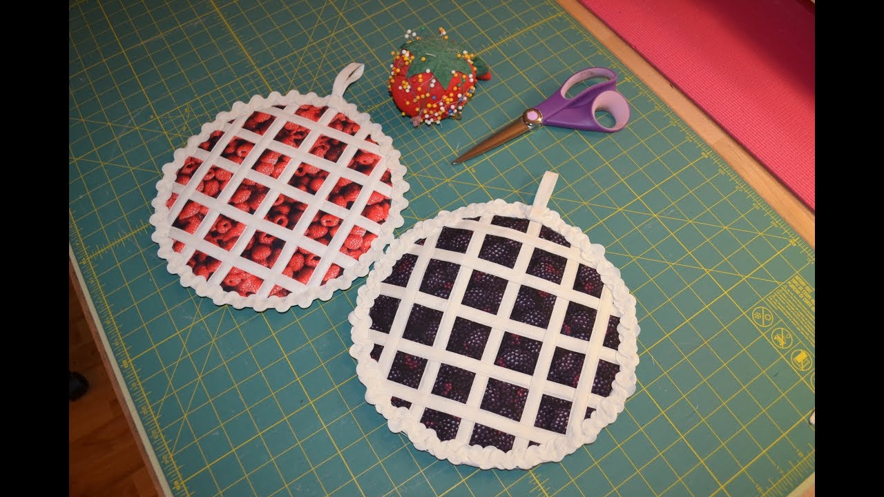 EPISODE 58 - Quilted Pocket Potholder - Pie style!  - Full Tutorial