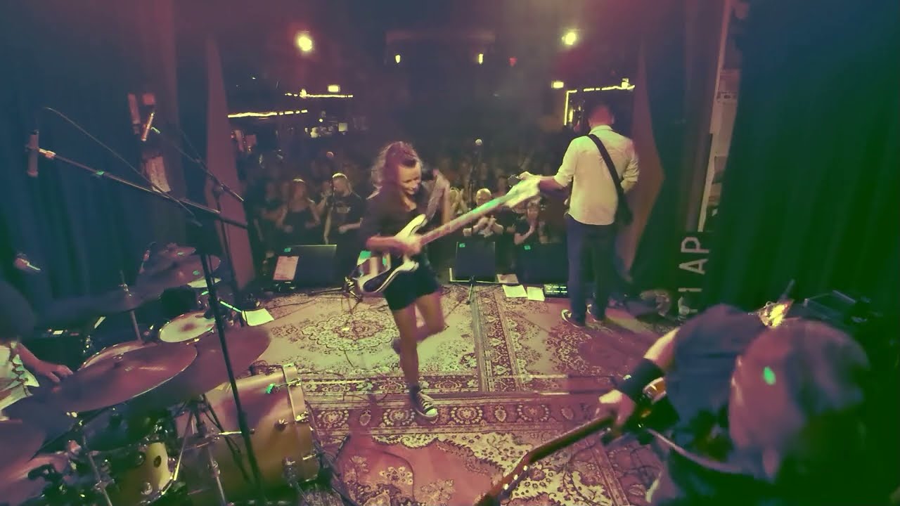 Big Fat Shakin' - Rebel Yell (Live at The 20th Anniversary Show)