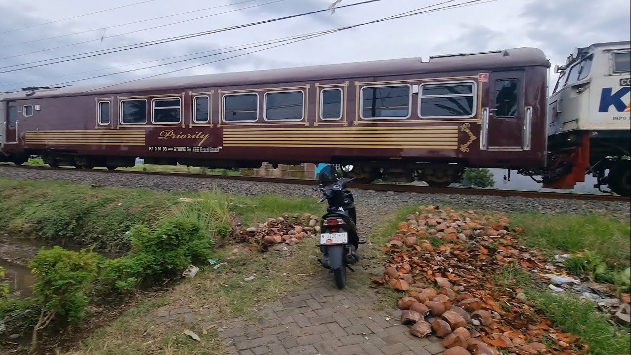 kereta api priority