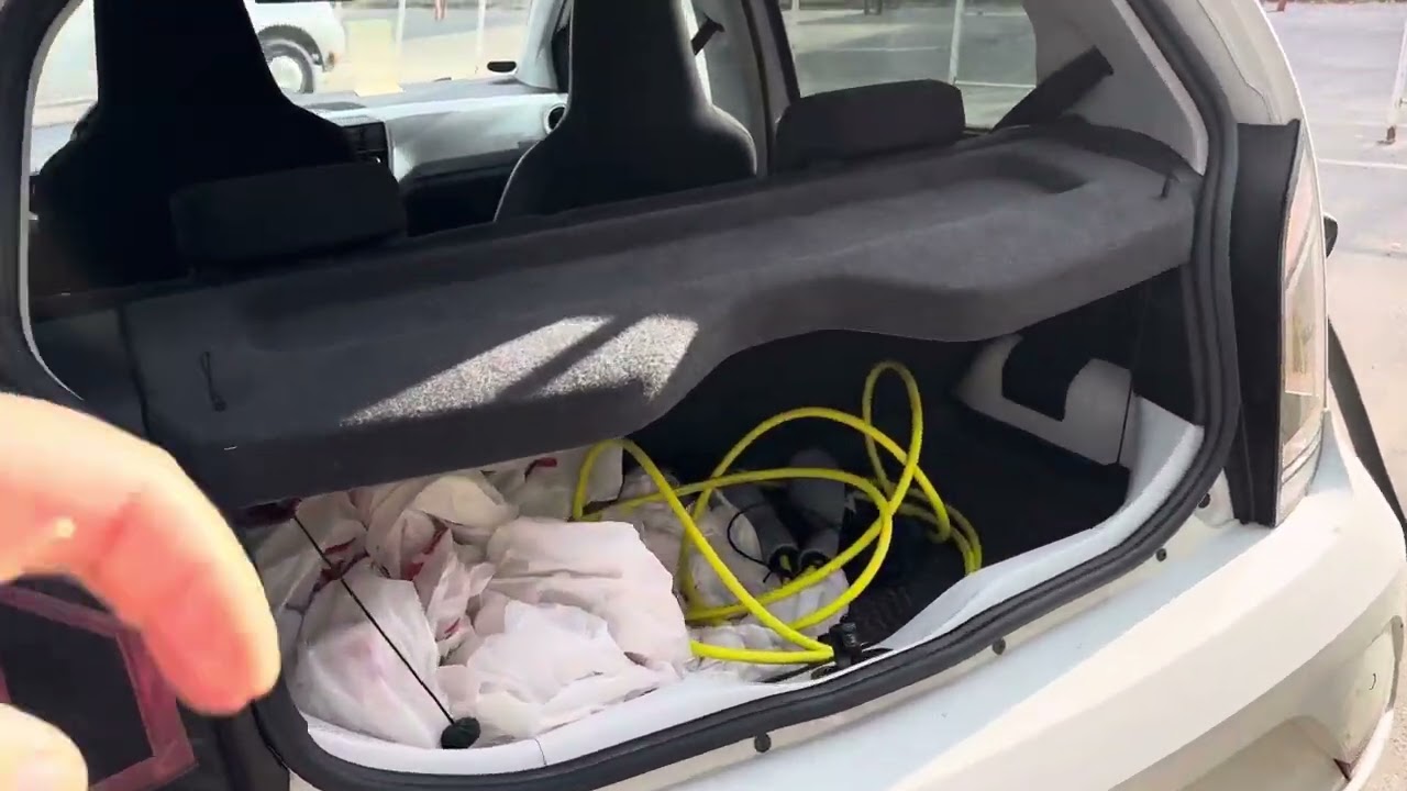 VW e-up vs Citroen c-zero. Швидкий огляд бюджетних електромобілів