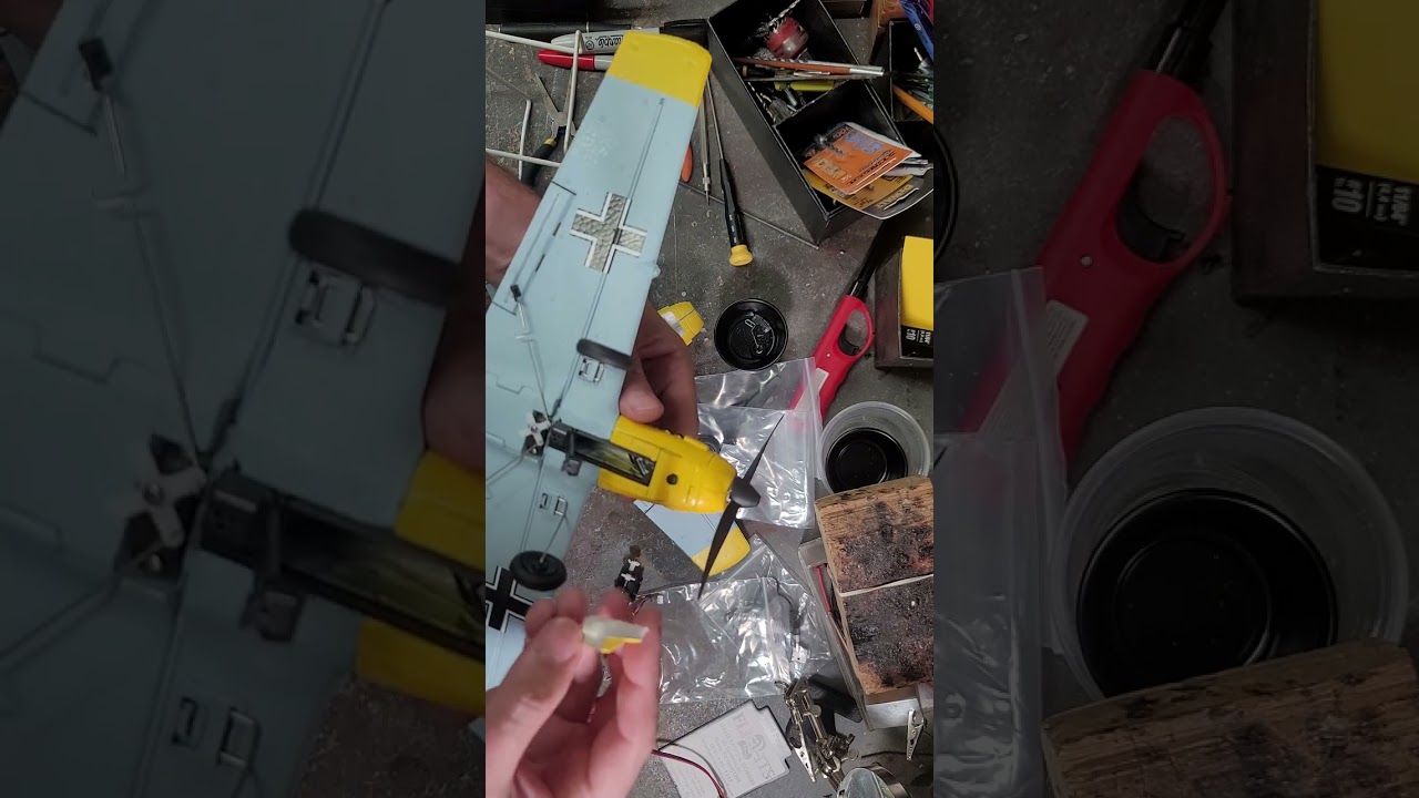 BF-109 Volantex warbird internals / breakdown