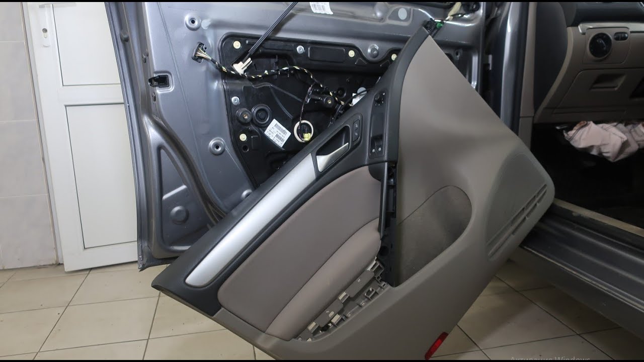 Door Panel Removal VW Golf 6 - Repair manual