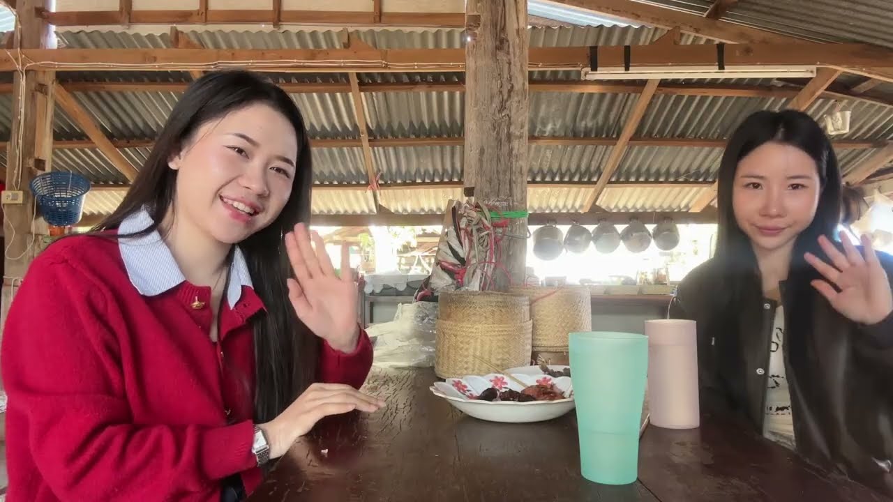#น้องตีน่า #น้องพร #สาวลาว 🇱🇦วันนี้ก็ยังเป็นอีกวันที่เราสองคนยังอยู่ ที่ประเทศไทยอุดรธานี ￼🇹🇭