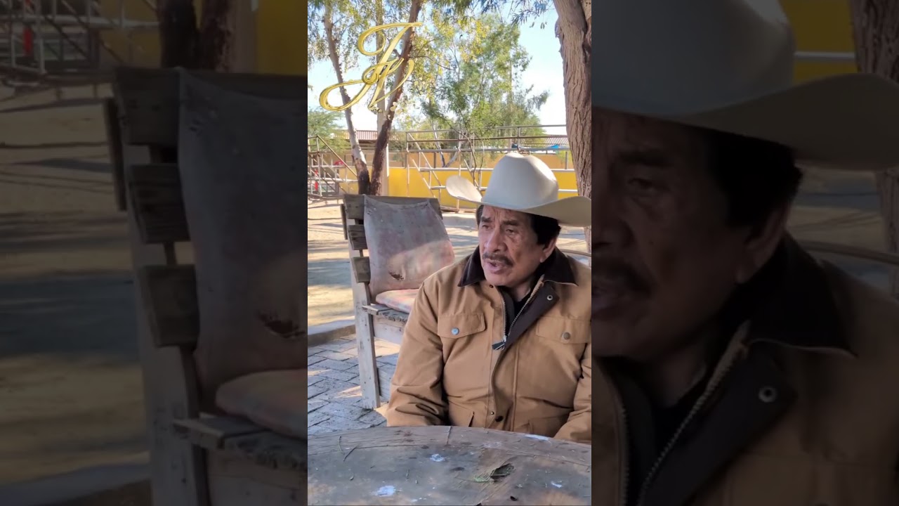 #juanvalentin interpretando la canción te sigo amando del disco 