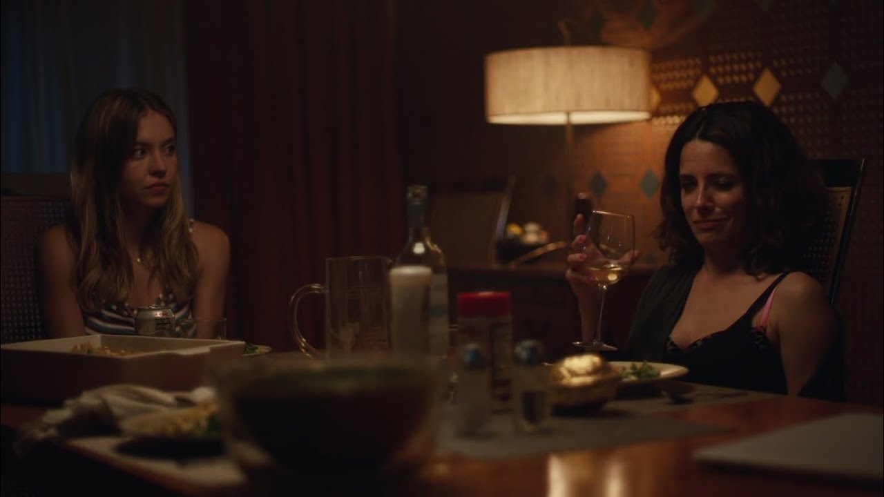 Alanna Ubach - Euphoria 1x01