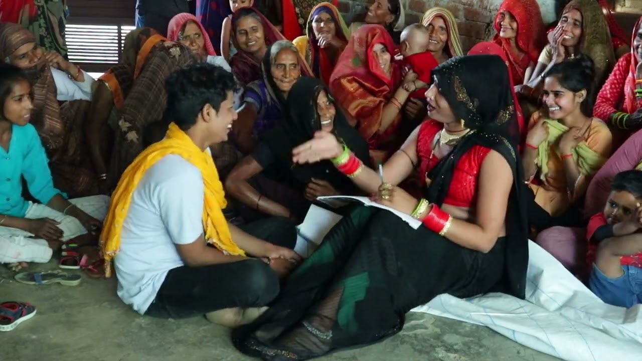 बहना मैं तो पढ़ी लिखी नारी/ब्याह दईं अनपढ़ बालम को/सुबह होते ही जि गारी देवे
