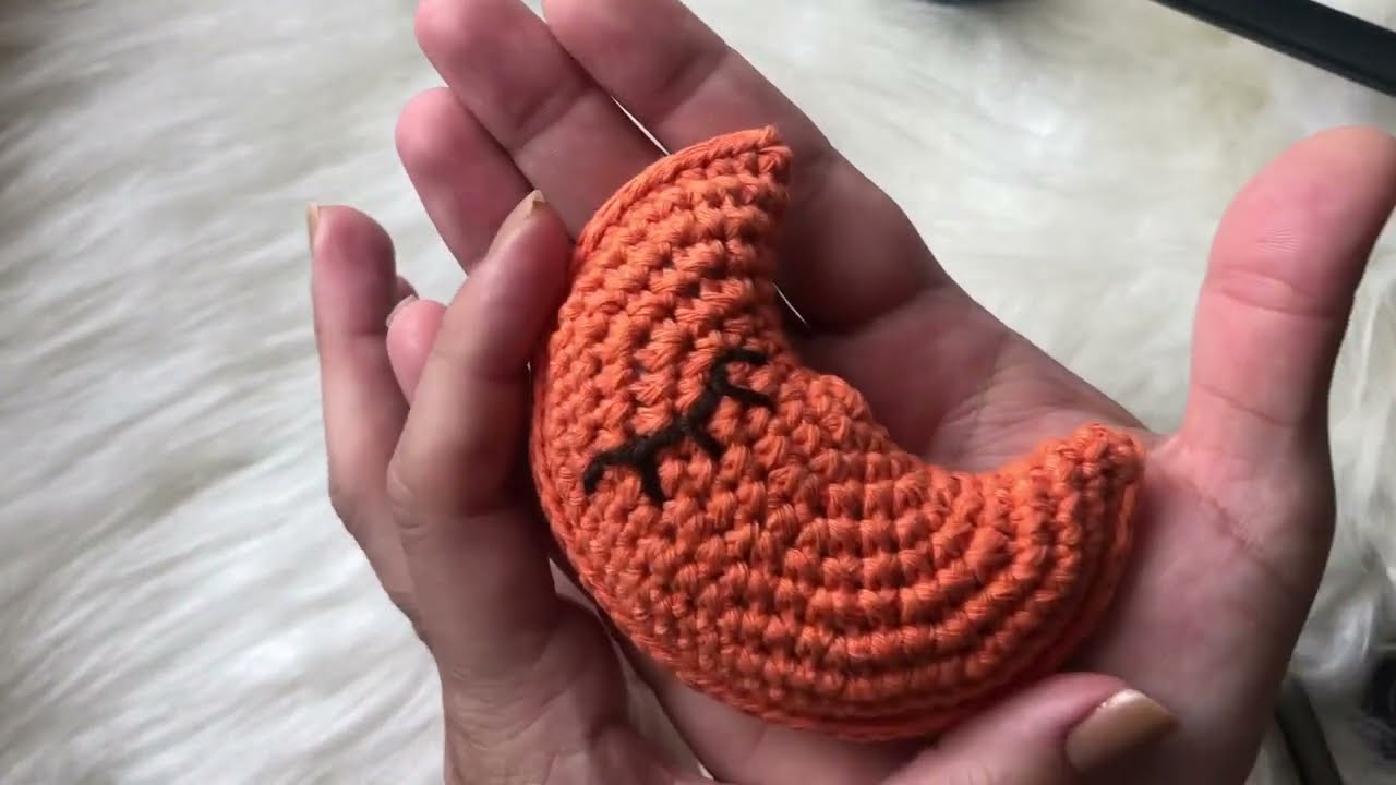 Amigurumi Ay vs. Amigurumi Moon (Which one is better?)