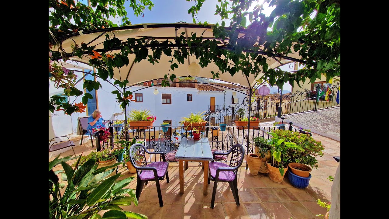 AX1210 Casa Lagar de las Flores, Viñuela village