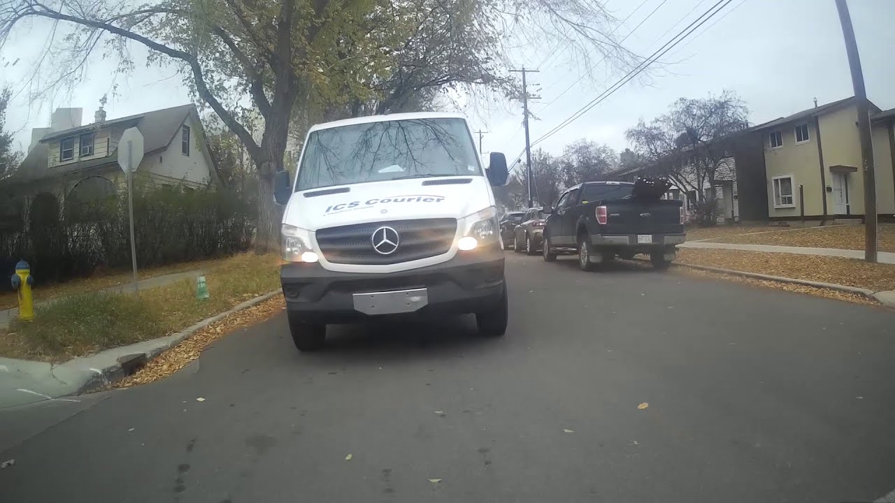 KAREN FROM ICS COURIER DOESNT USE SIGNALS