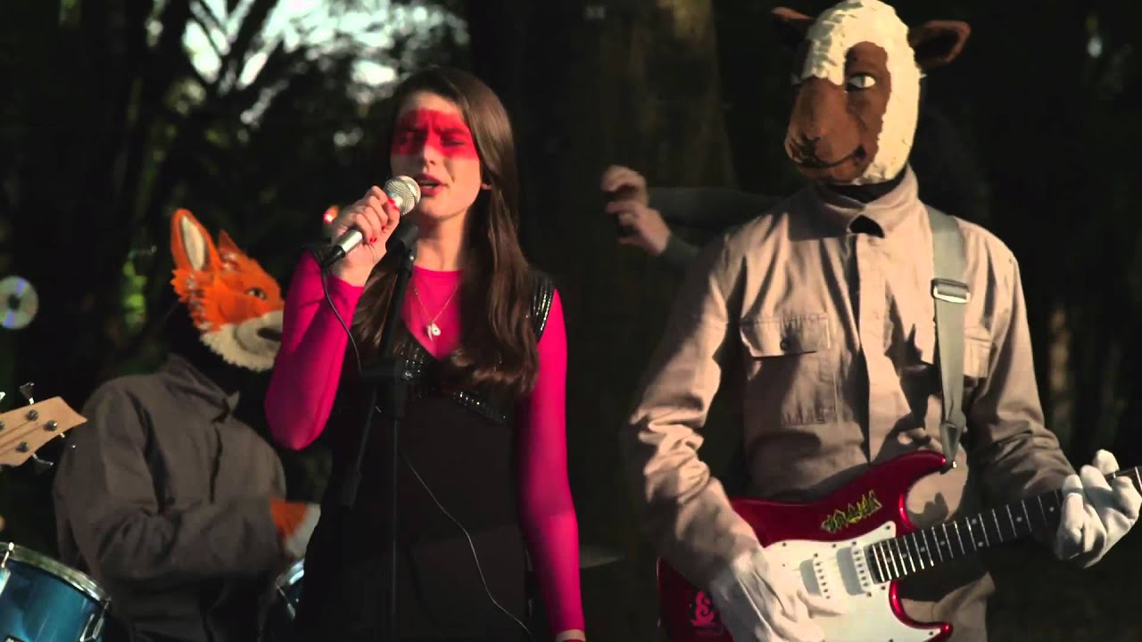 Julie e os Fantasmas - Invisível (Videoclipe Oficial - HD)