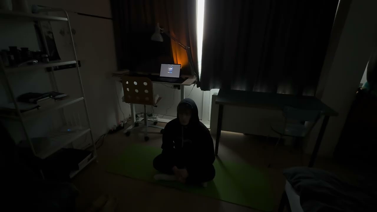 meditating for 20min to practice mindfulness