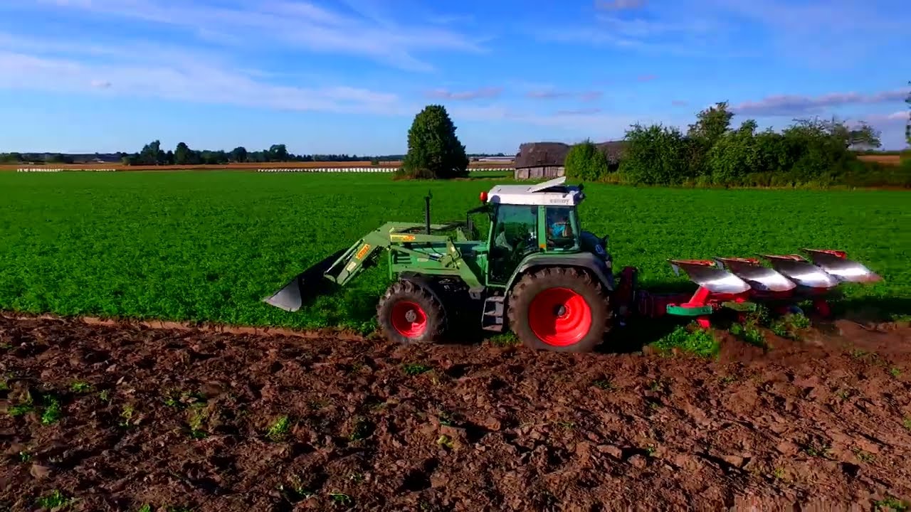 Ploughing | Fendt Farmer 311