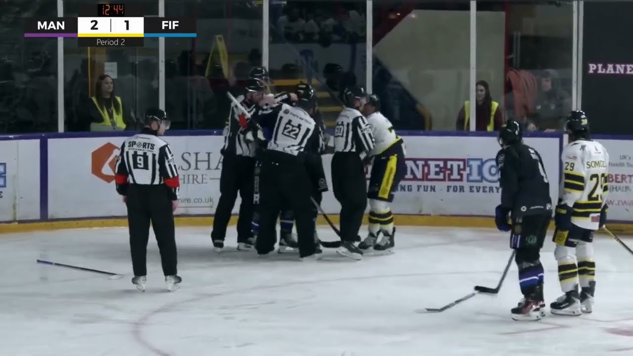 Dante Hannoun Hits Garet Hunt - Garet Hunt Goes After Dante Hannoun EIHL 28-11-25