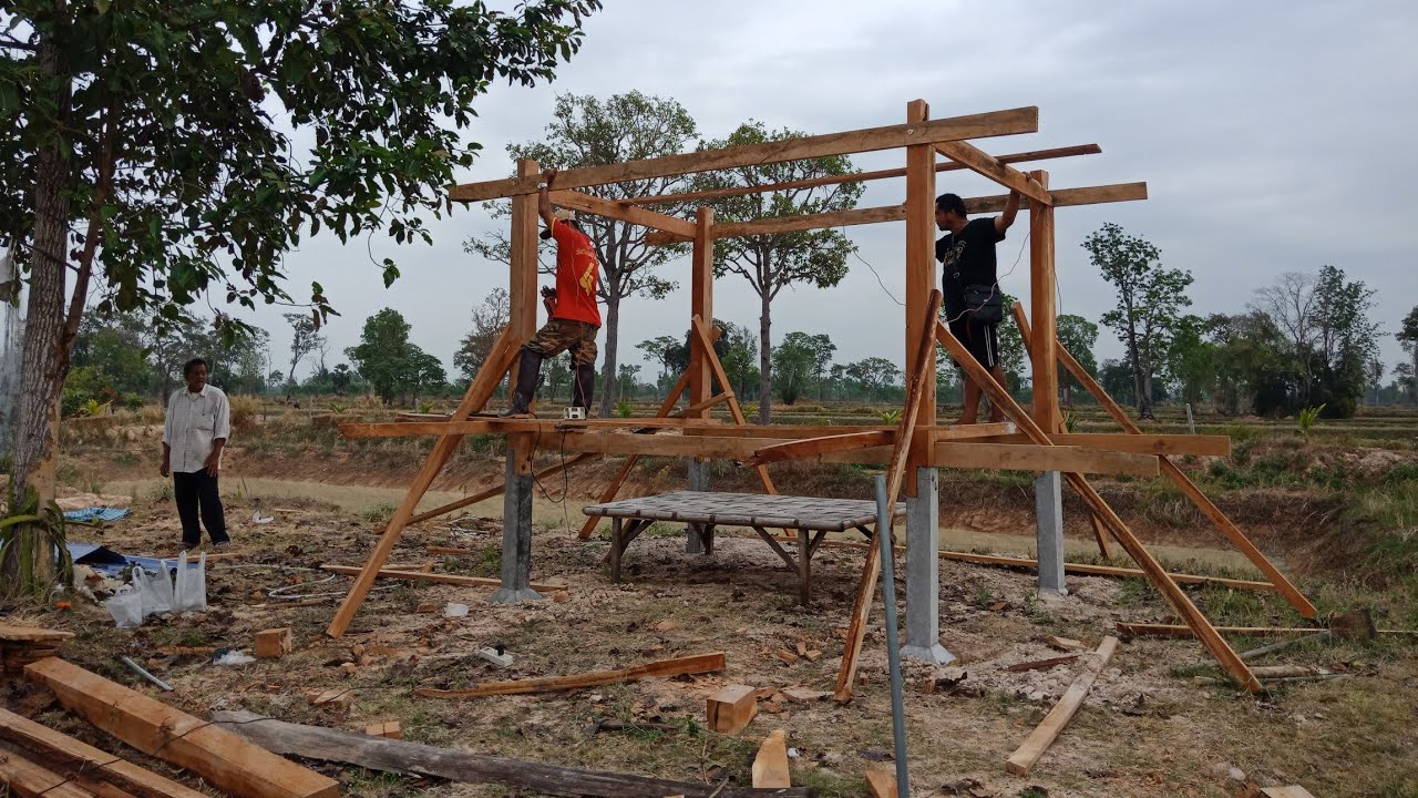 สร้างกระท่อมบนสวนเกษตรพอเพียงบนแผ่นดินพ่อ