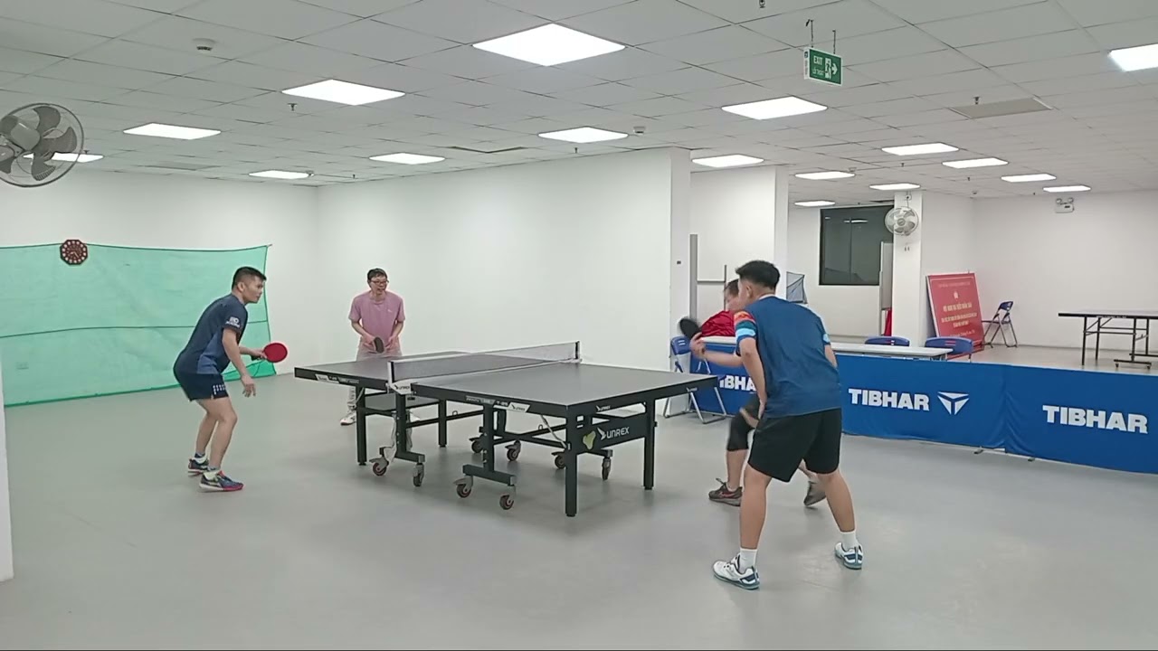 Trung/ Nam vs Khánh/ Cường tại clb bóng bàn Chung Cư Emerald E2