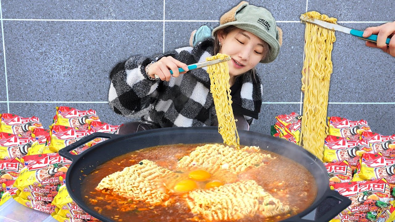 ENG) 가마솥으로 끓인 라면 무한리필이 된다면 몇봉이나 먹을까?