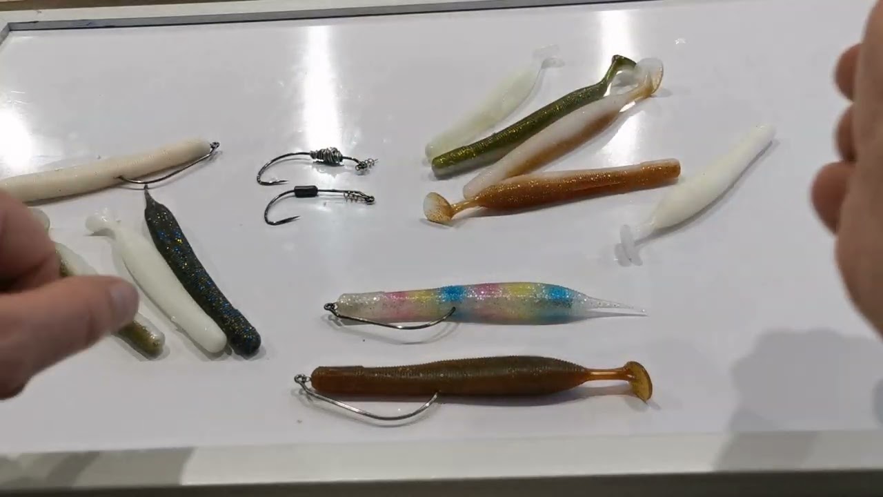 Bass Fishing - Rig Savage Gear Gravity sticks on weedless twist lock hooks