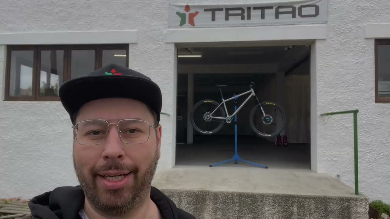 Tritão custom titanium Pinion P1.18 mountain bike for a big customer