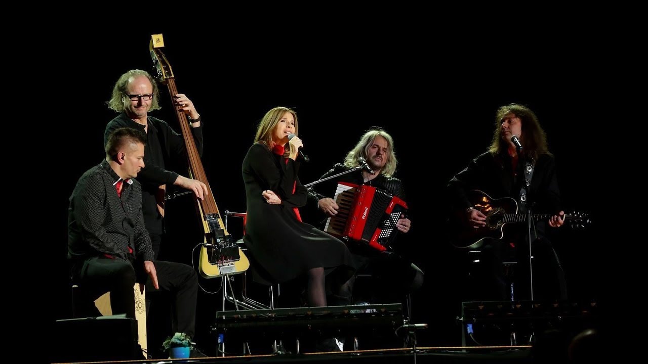 Koncz Zsuzsa - ARÉNA KONCERT 2017. (részlet) UNPLUGGED EGYVELEG