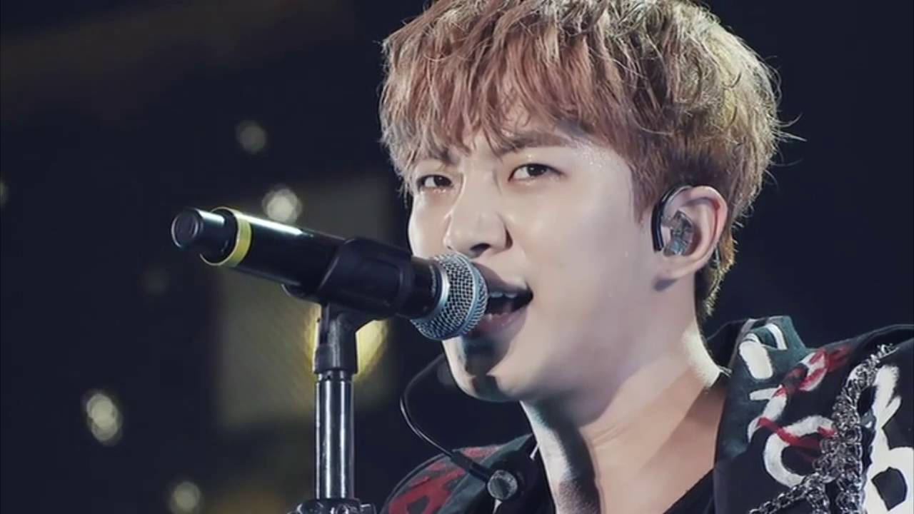 Junho (2PM) - Turn It Up @ Six 