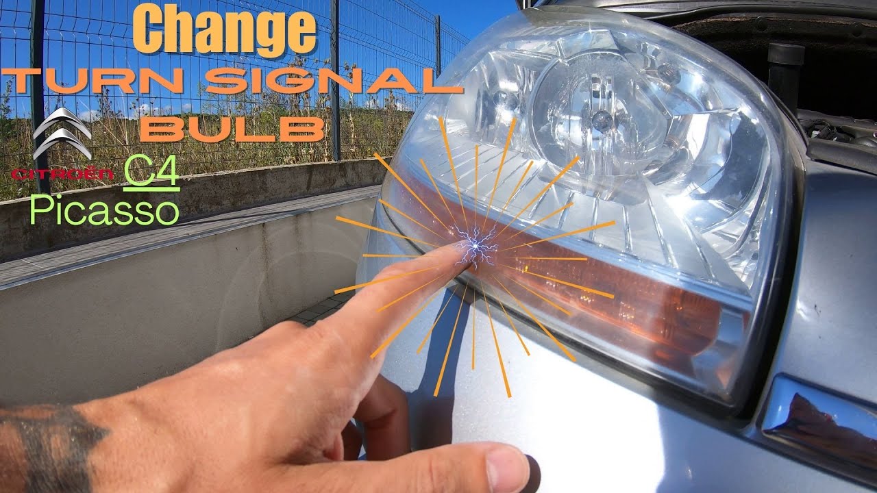 Citroen C4 Picasso replaced turn signal bulb , ampoule de signal remplacée ,Signallampe ausgetauscht