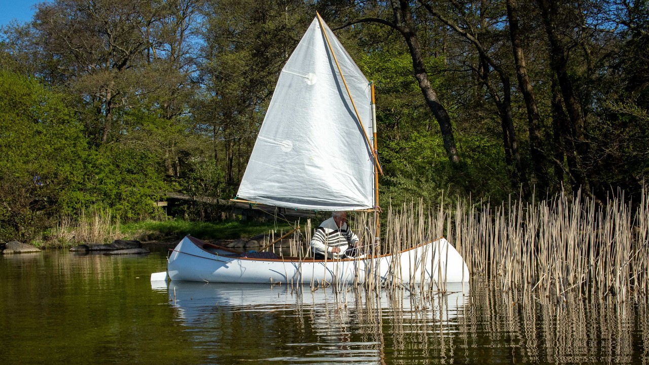 Canoe With Sail: Perfect Winds and Prosecco