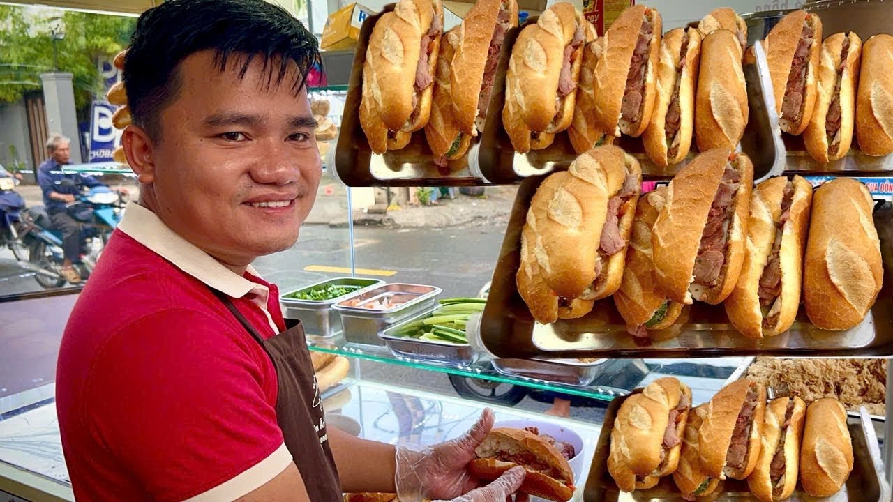 Xếp Hàng Bánh Mì Thịt 9k Ngon rẻ đơn giản hấp dẫn nhất Sài Gòn | BCSG