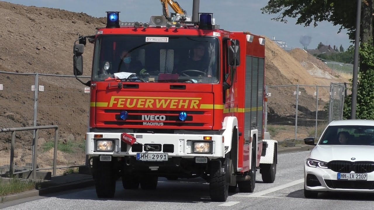 [FEU3 - Brennt Dachgeschosswohnung!] Einsatzfahrten + Einsatzstelle vom Großeinsatz in Wilhelmsburg