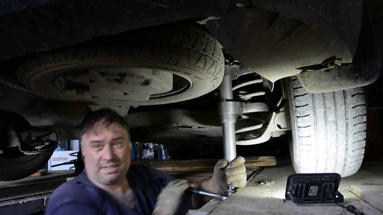 Замена задних пружин на Citroen Grand C4 Picasso 2