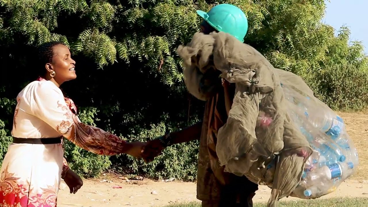 UHALI GANI - CHRISTINA MBILINYI ( OFFICIAL VIDEO)