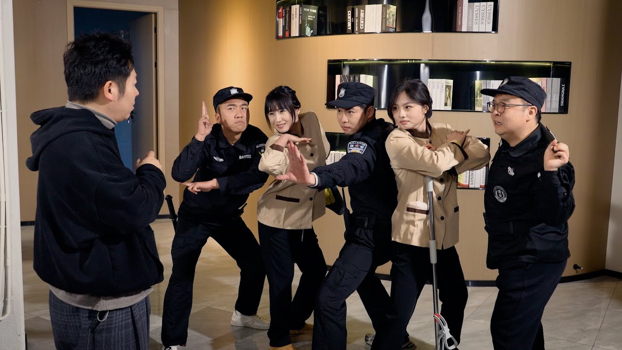 【新】陈翔六点半：这公司，谁当老板谁破产Whoever runs this company ends up broke