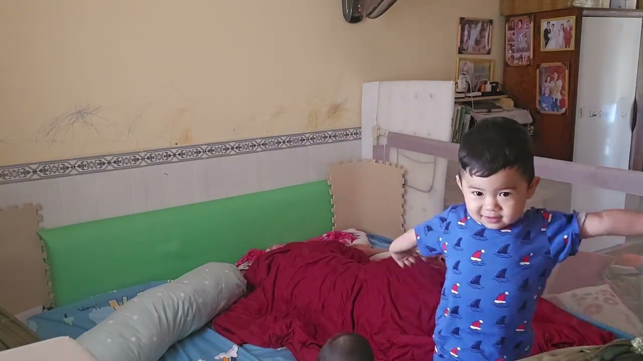 Trước giờ ngủ của 2 thanh niên